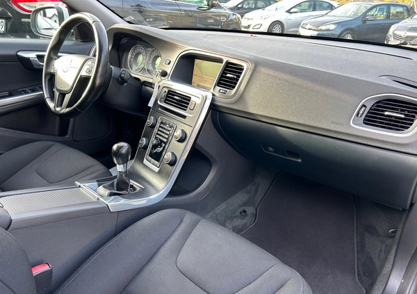 Volvo V60 cena 37900 przebieg: 237000, rok produkcji 2013 z Mrągowo małe 596